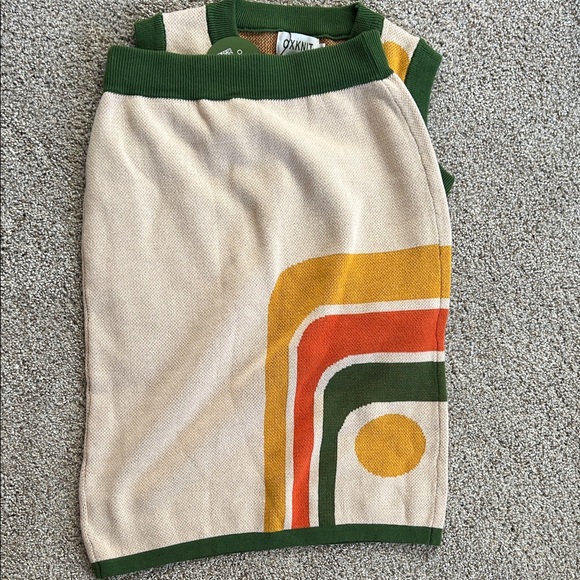 OXKNIT WOMEN’S RETRO-INSPIRED KNIT SET WITH BOLD GEOMETRIC GRAPHIC small - Picture 12 of 14